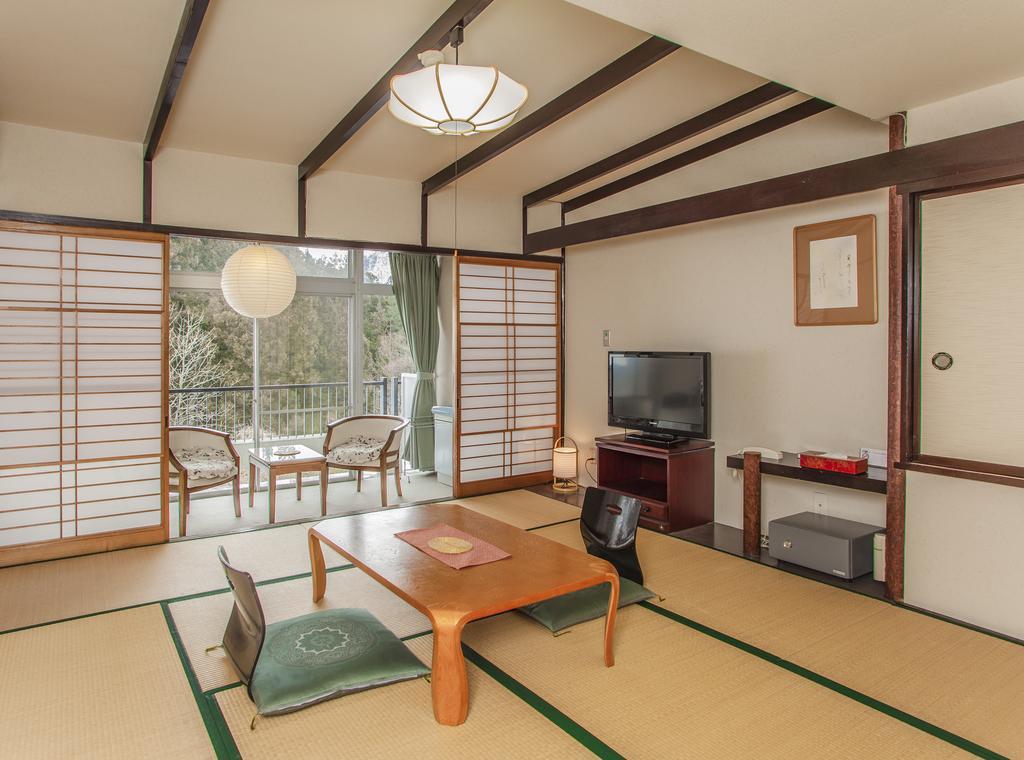 ホテル 猿ヶ京温泉 ル・ヴァンベール 湖郷 みなかみ町 部屋 写真
